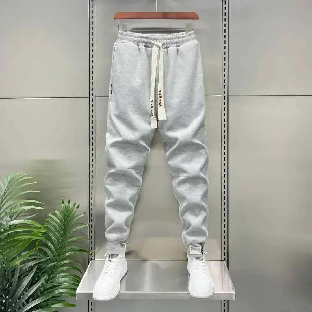 Adéla – Mugavad Püksid Elegantsete Detailidega
